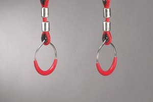Anneaux avec cordes de suspension et anneau à vis