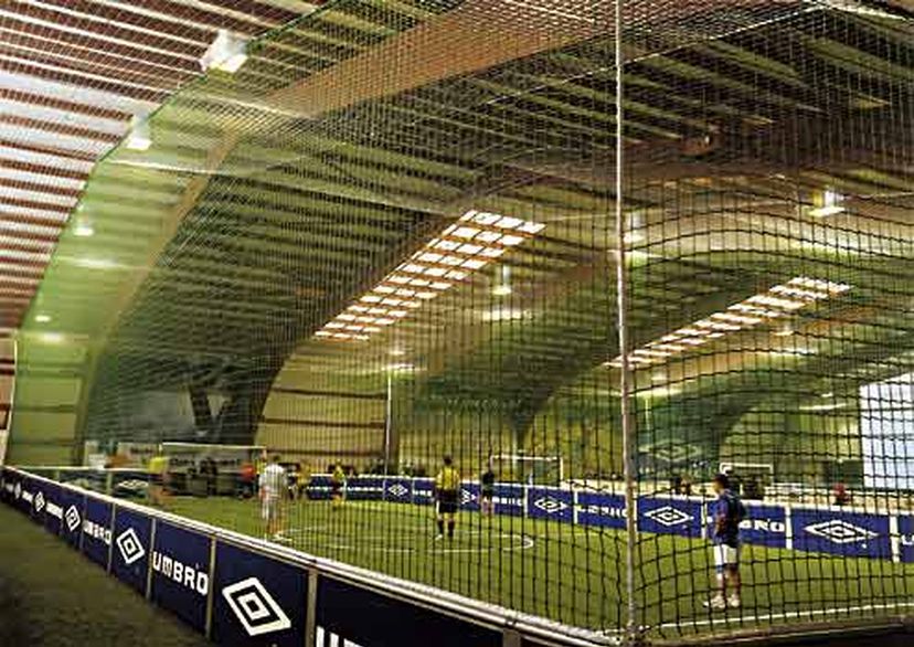 filet de protection d'espace - complexe de foot en salle