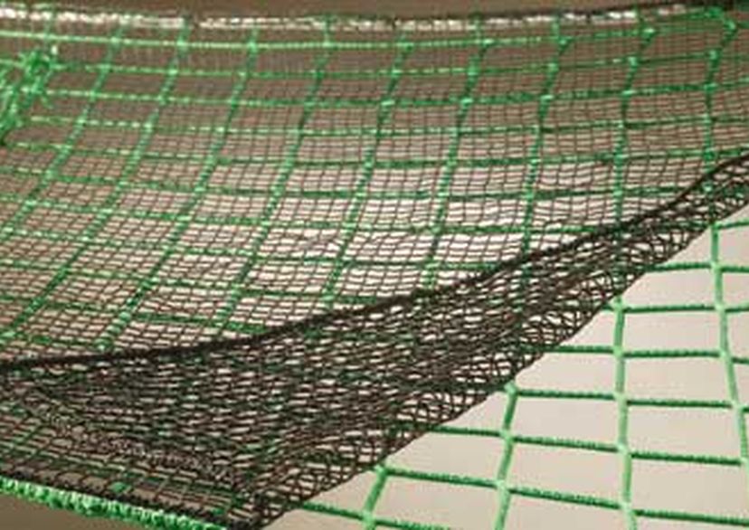 Overlay net with small meshsize